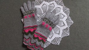 Handknitted long gloves