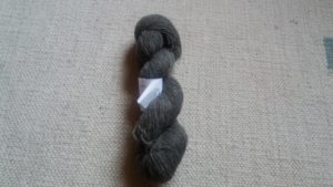 Undyed darkgrey yarn 8/1