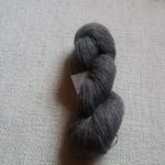 Undyed darkgrey yarn 8/2