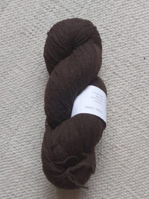 Undyed brown yarn 8/2