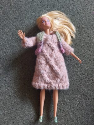 Barbie kootud kleit